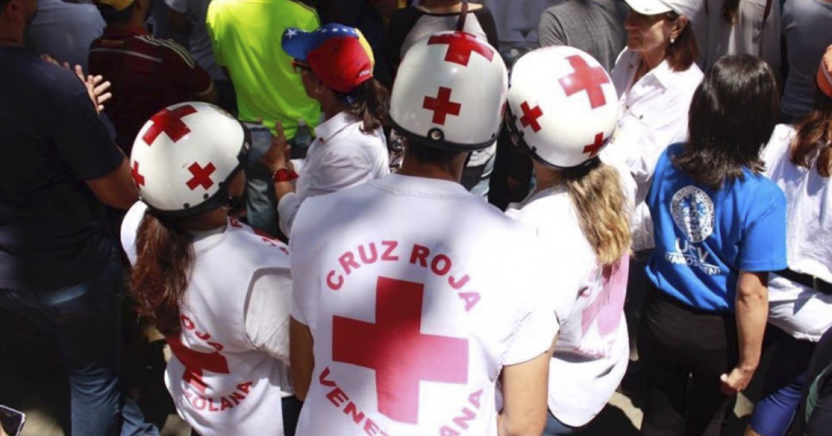 Miembros de la Cruz Roja Venezolana © Twitter / Francesco Rocca