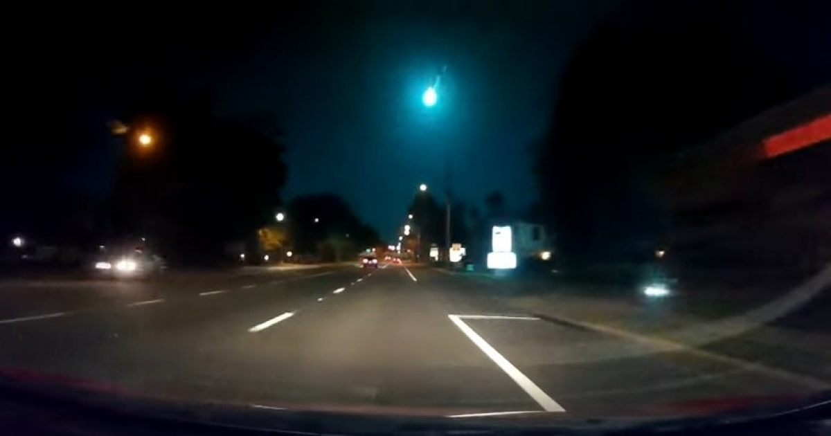 Imagen del meteoro captada en un automóvil © Captura de video en Youtube