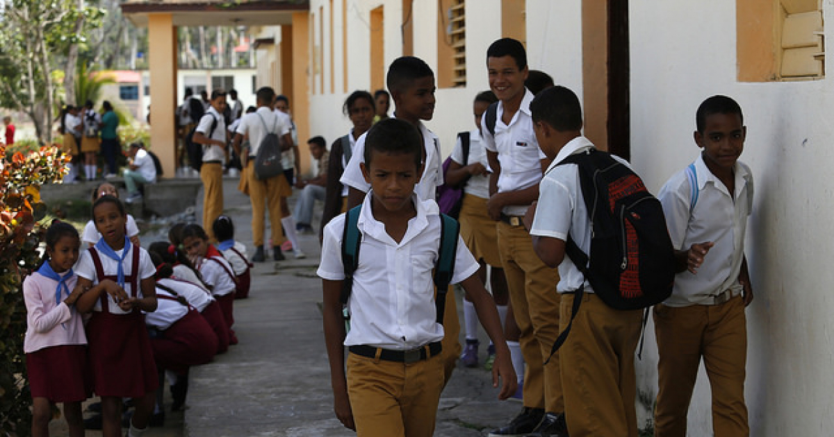 Adolescentes cubanos, principal sector de riesgo del "bullying" o acoso. © web Radio Agramonte