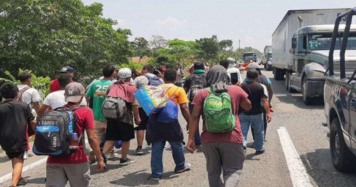 Cubanos se suman a la caravana de migrantes © Twitter / @quadratin_chis
