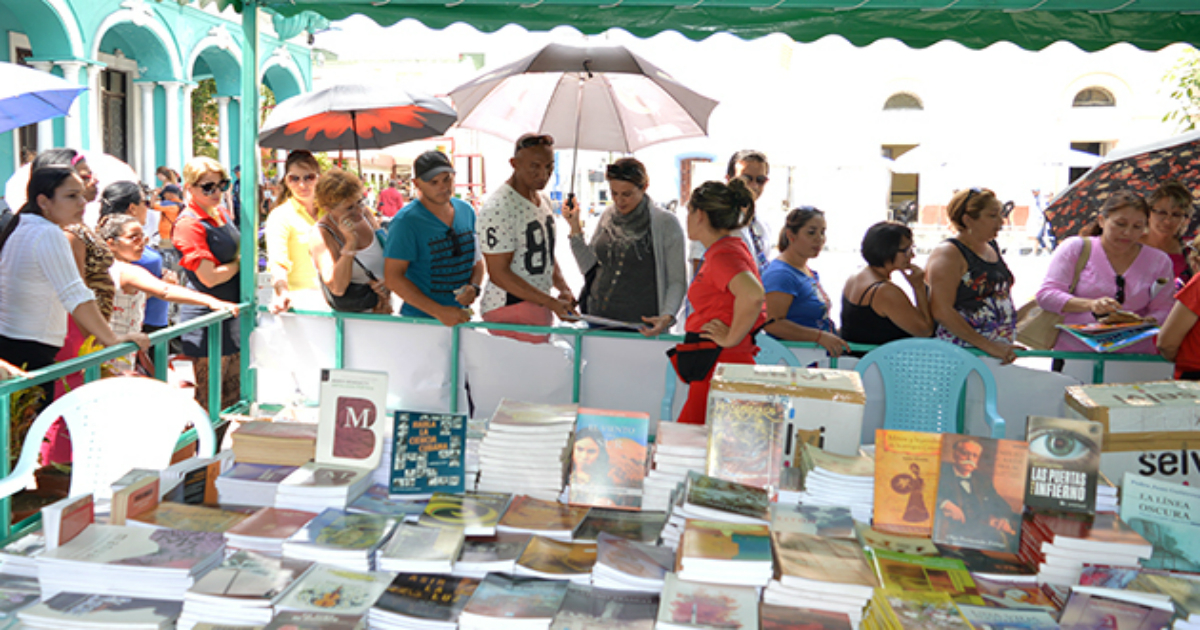 Feria del Libro en Santa Clara © Emisora Provincial de Radio CMHW
