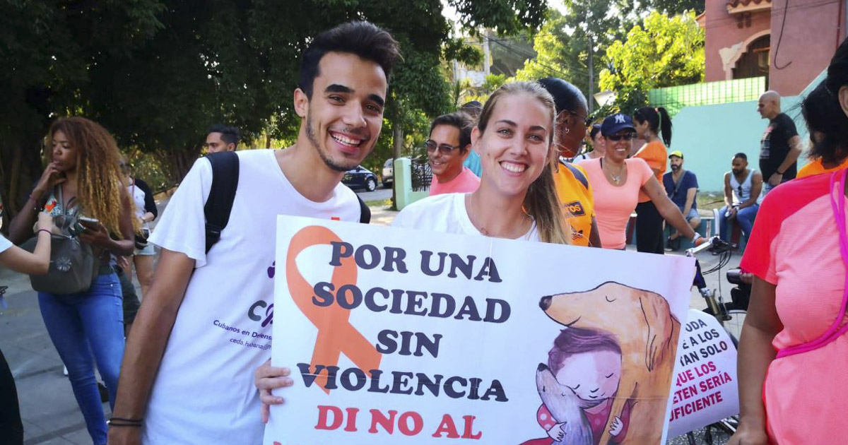 Activistas por el derecho de los animales en la marcha del 7 de abril en La Habana © Facebook / CEDA