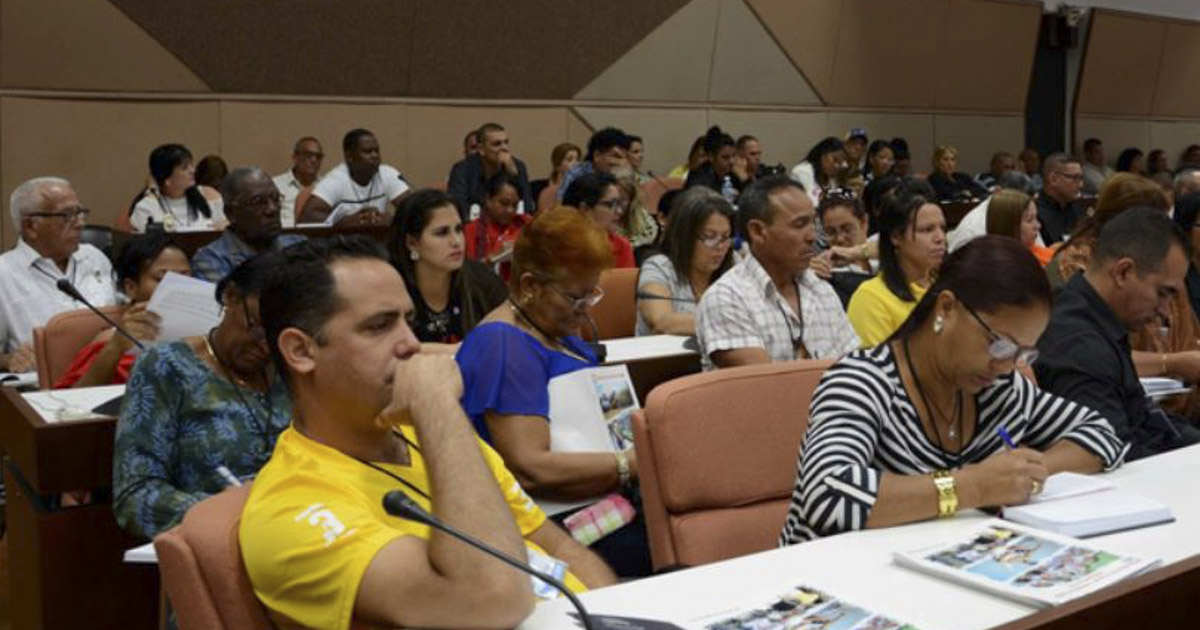 Sesión del Congreso de la CTC en La Habana © ACN / Ariel Ley Royero
