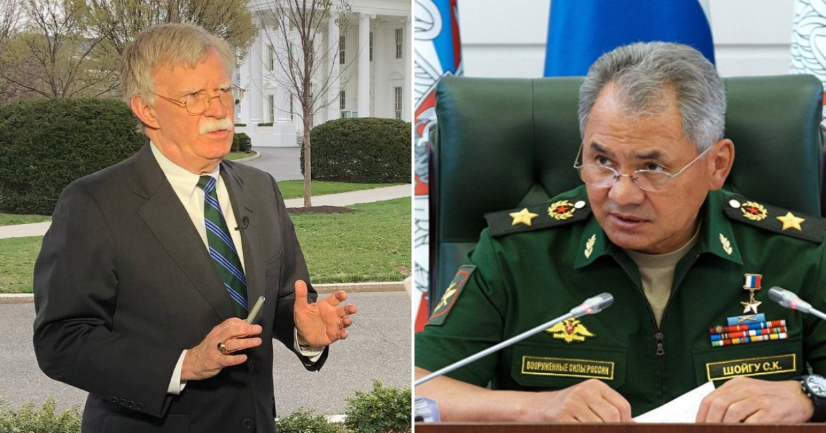 John Bolton (a la derecha) y Serguéi Shoigú, ministro de Defensa (D). © Twitter / John Bolton / Sputnik