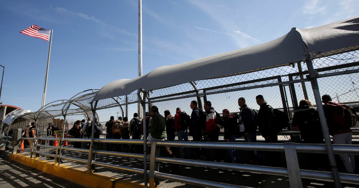 Migrantes cubanos en El Paso, Texas © REUTERS/Jose Luis Gonzalez