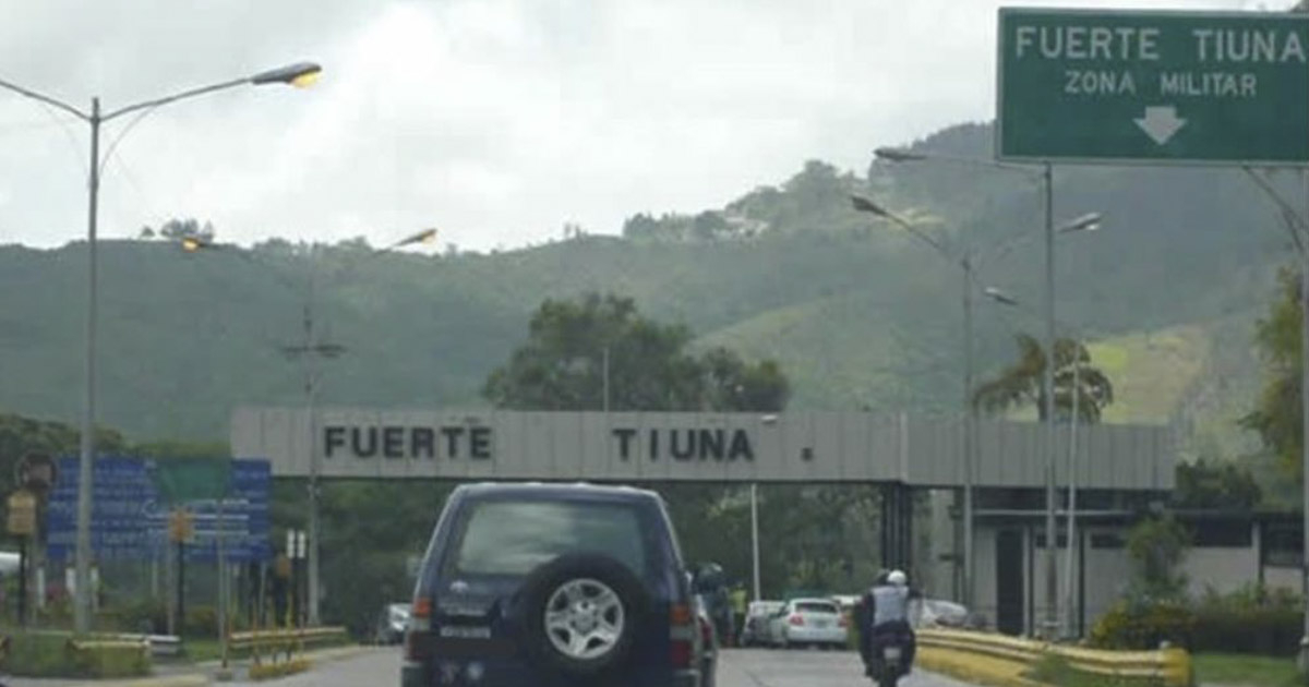 Una de las entradas del complejo militar Fuerte Tiuna © Twitter / TrueNewsD