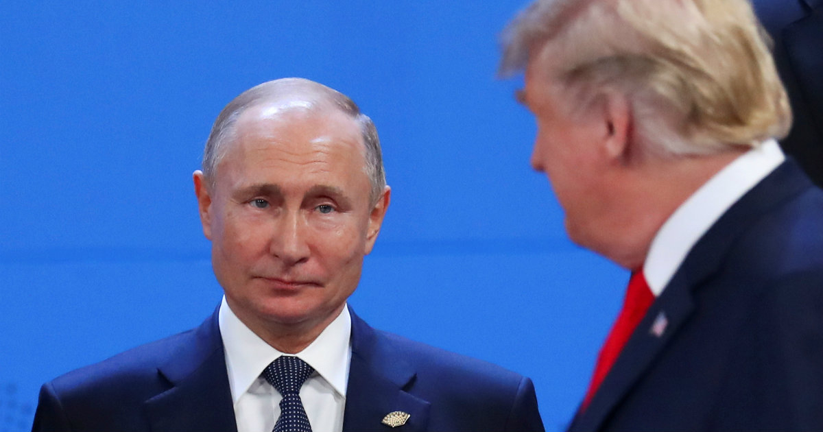 Vladimir Putin (i) y Donald Trump (d) © REUTERS/Marcos Brindicci 