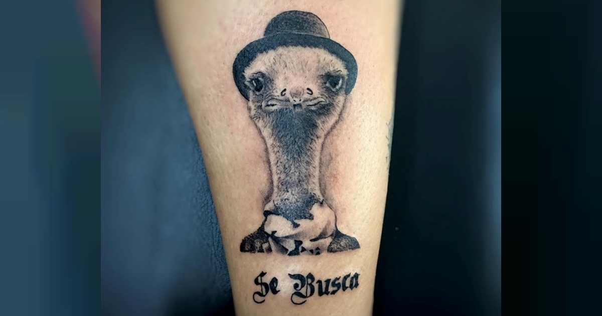 Tatuaje de avestruz © Facebook / Osmel De Armas