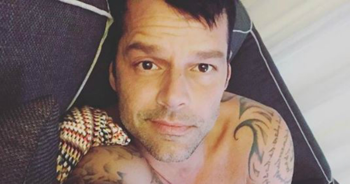 Ricky Martin alborota a sus seguidores con unas fotos en bata © Instagram / Ricky Martin