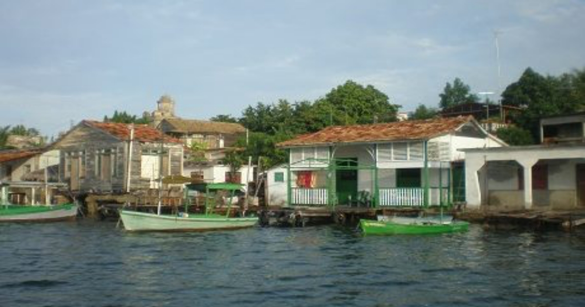 Casas costeras en Cienfuegos (imagen de referencia). © Radio Ciudad del Mar
