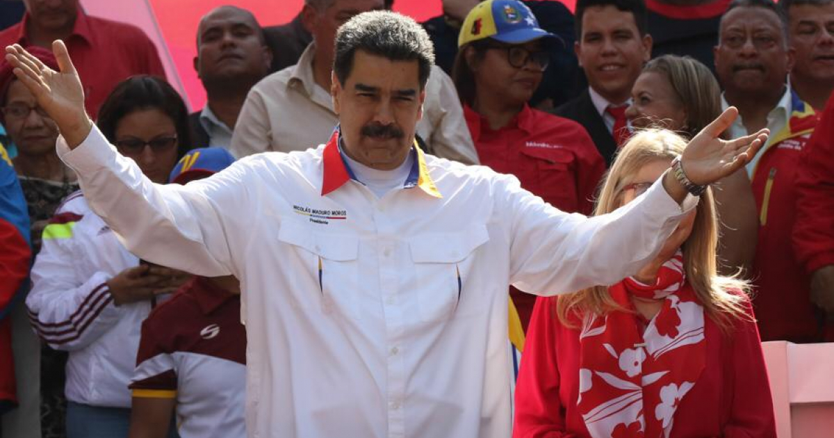 Nicolás Maduro rodeado de simpatizantes en una imagen de archivo © Twitter / Nicolás Maduro