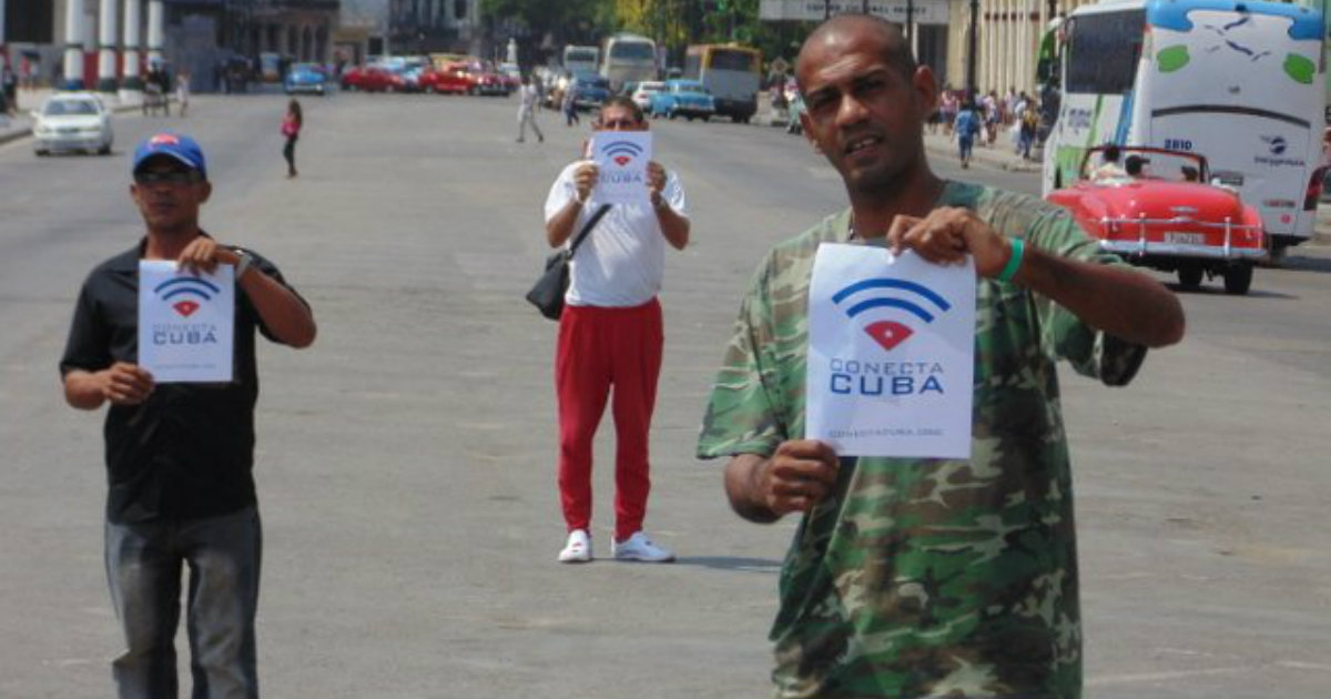 Activistas cubanos miembros de Conecta Cuba. © Twitter / Foundation for Human Rights in Cuba