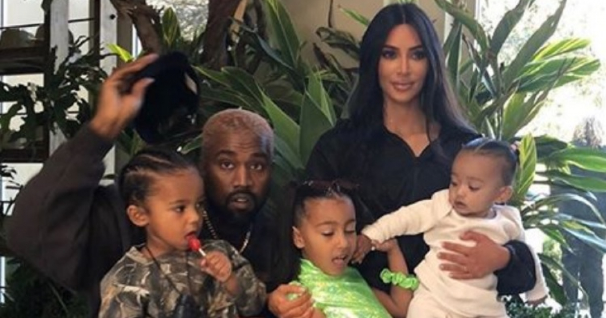 Kanye y Kim, junto a sus hijos. © Instagram del artista