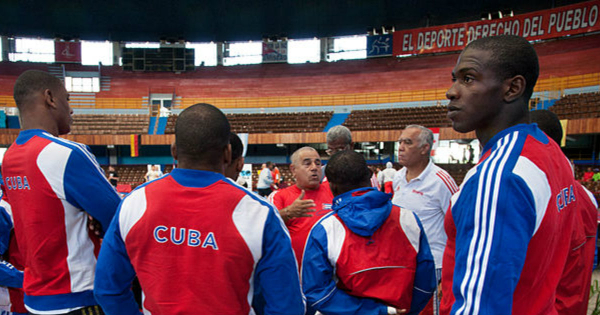 Deportistas del equipo Cuba © Wikimedia Commons / Jorge Royan