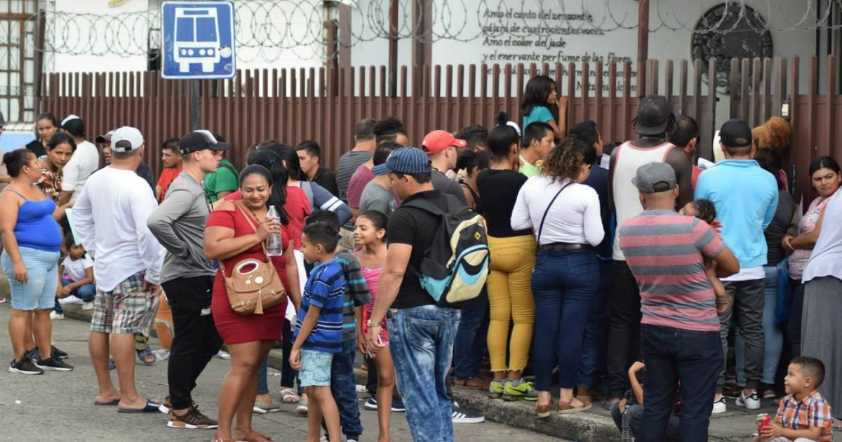 Migrantes en la frontera de Guatemala y México (imagen de referencia) © Twitter / David de la Paz