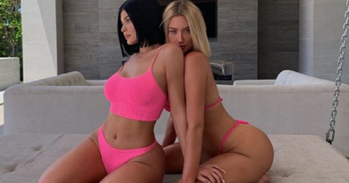 Kylie Jenner y Anastasia Karanikolaou © Instagram de la modelo