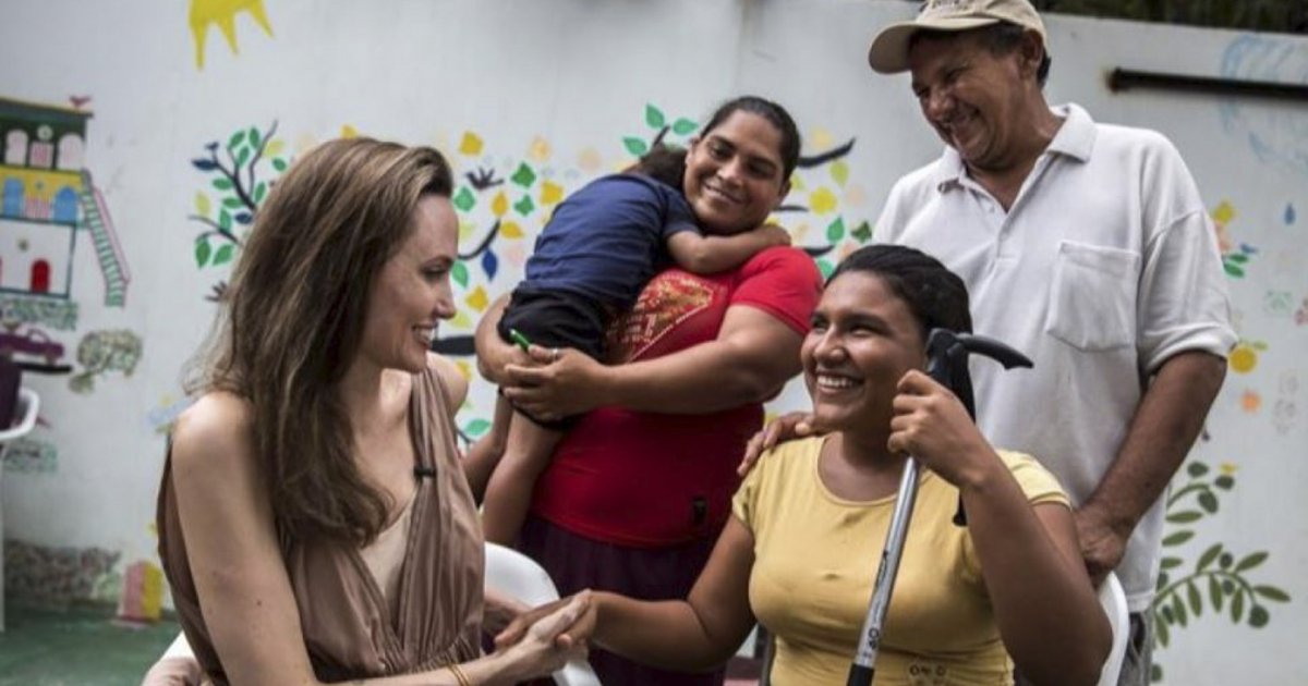 Angelina Jolie visita a refugiados venezolanos en Colombia © ACNUR
