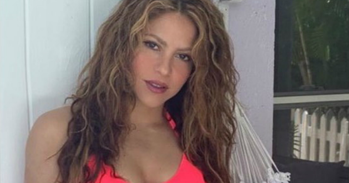 Shakira presume de tipazo con un bikini rosa diseñado por ella © Instagram / Shakira