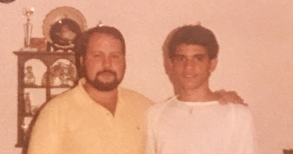 El dominicano Rodolfo R. Pou (d) y su padre cubano (i) en una foto de archivo © Facebook / Rodolfo R. Pou 