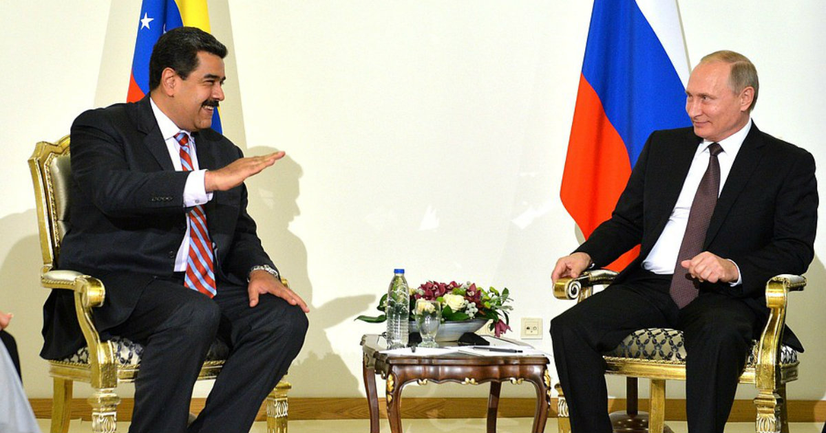 Nicolás Maduro y Putin sonríen en una imagen de archivo © Kremlin / Archivo