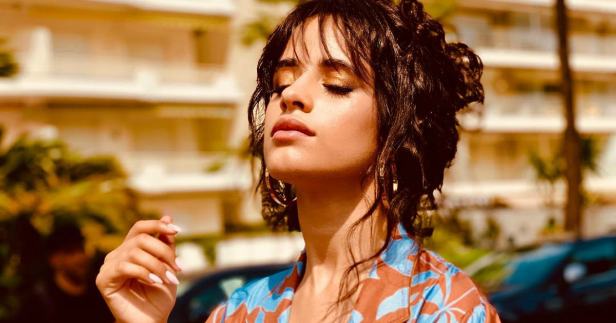 Camila Cabello deslumbra con un escote infinito © Instagram / Camila Cabello