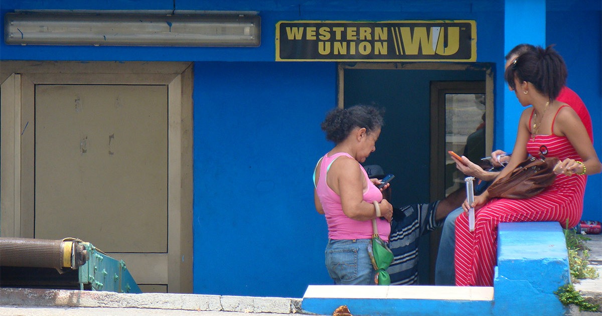 Oficina de la Western Union en la calle 26 y 23, Vedado © CiberCuba