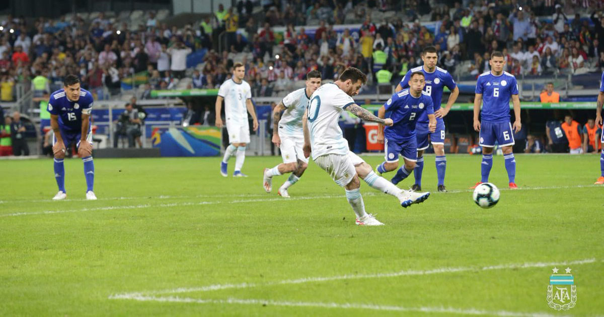El único gol albiceleste llegó desde el manchón blanco. © Selección Argentina/Twitter.