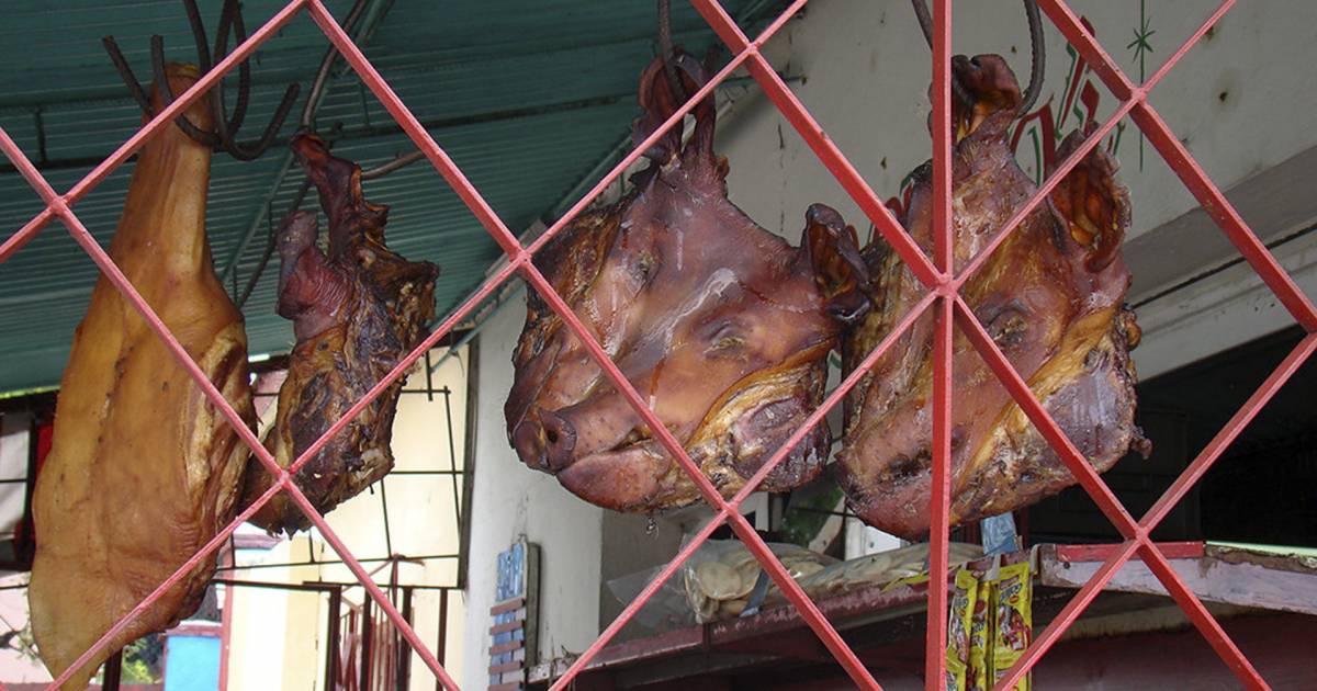 Venta de carne de cerdo en Cuba © CiberCuba
