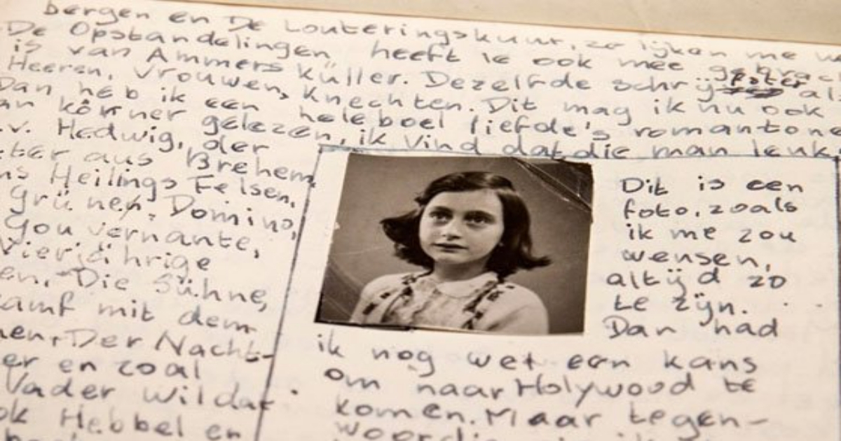 Anna Frank junto a su diario © Twitter / Espacio Anna Frank