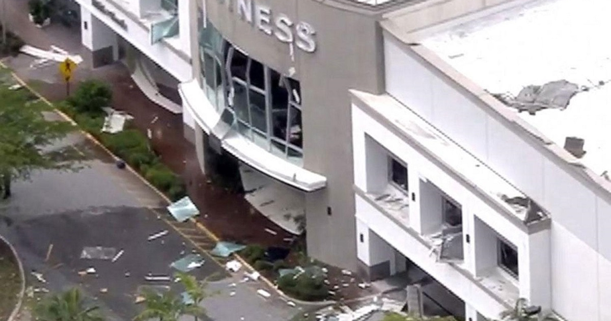 Explosión en centro comercial del sur de Florida © TWITTER/@Por_La_Salud