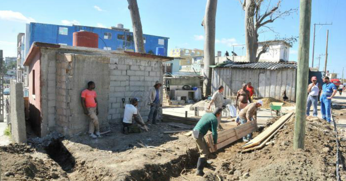 Construcción de viviendas en Cuba (imagen de referencia) © Granma / Juvenal Balán