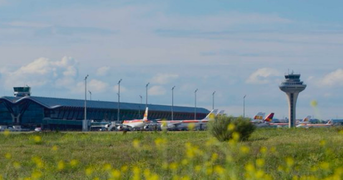 Aviones en la terminal 4, imagen de referencia © Twitter / AENA