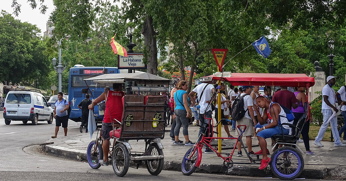 Colas en el parque de la Fraternidad © CiberCuba