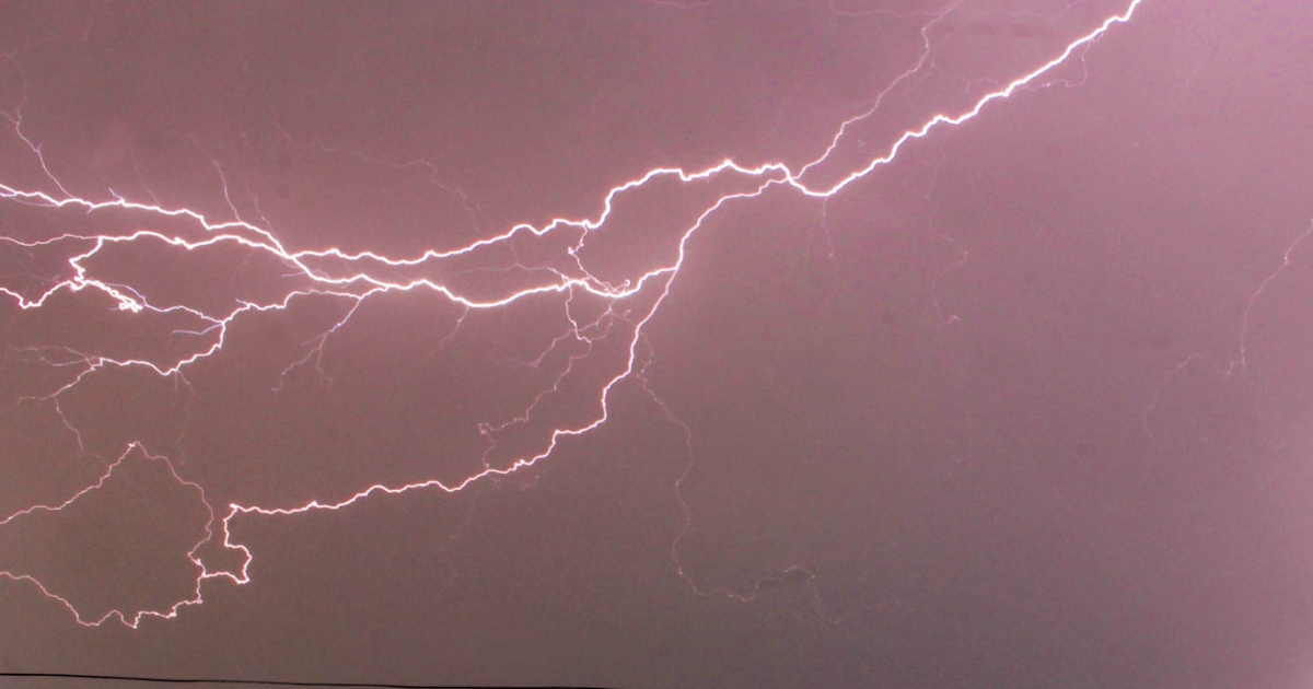 Una tormenta eléctrica, imagen de referencia © Flickr / Marcos Cousseau