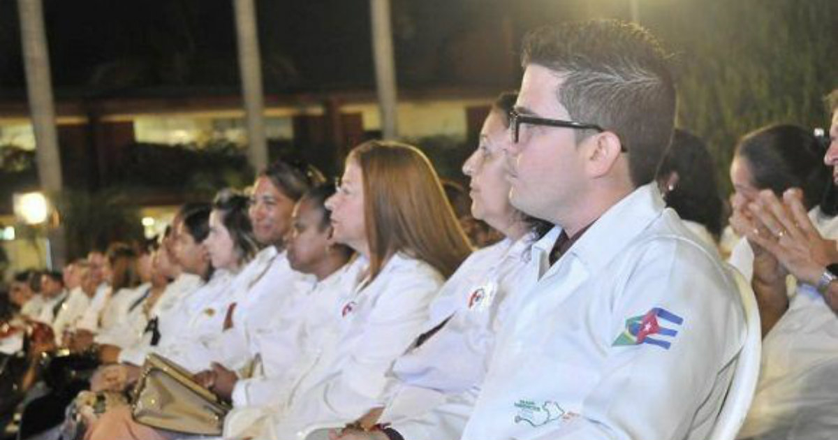 Médicos cubanos en Brasil en una imagen de archivo © Granma / Ismael Batista Ramírez