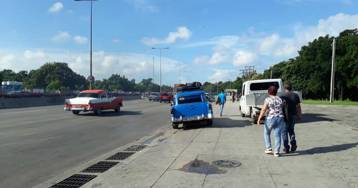 El chofer del taxi, con matricula P073597, discriminó a un cliente por ser cubano © Facebook / Miguel Ángel Díaz Catalá