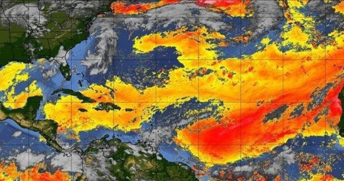 Mapa donde se ven las nubes de polvo sobre el Atlántico y el mar Caribe © Granma/ cortesía de Eugenio Mojena López