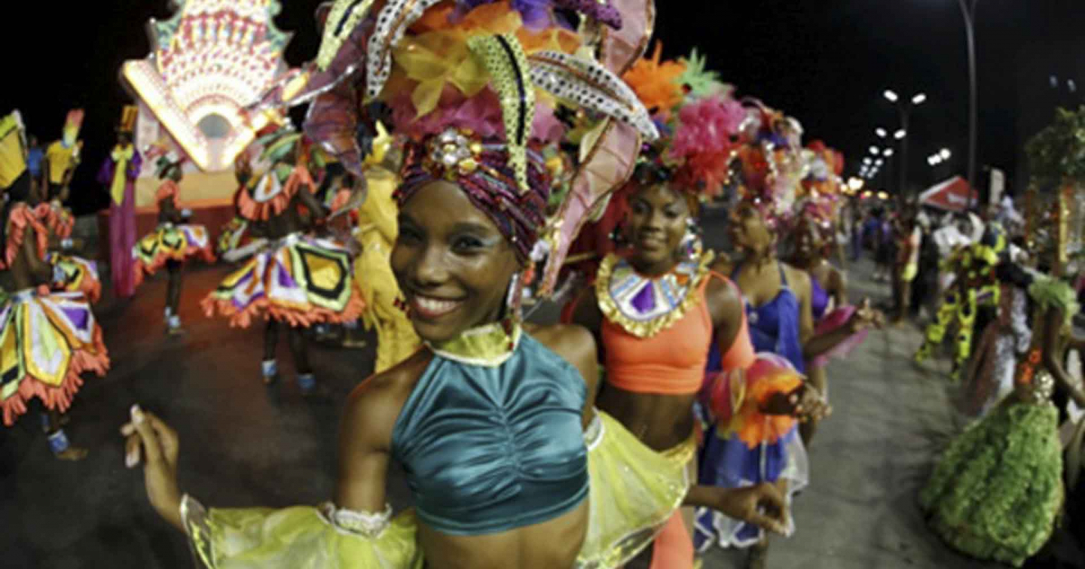 Bailarinas en el Carnaval de La Habana (foto de archivo) © La Jiribilla