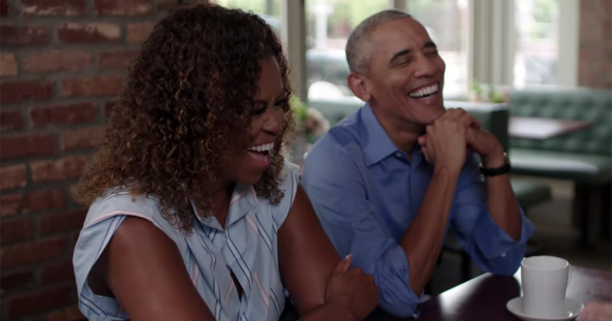 Michelle y Barack Obama hablando del filme © Netflix