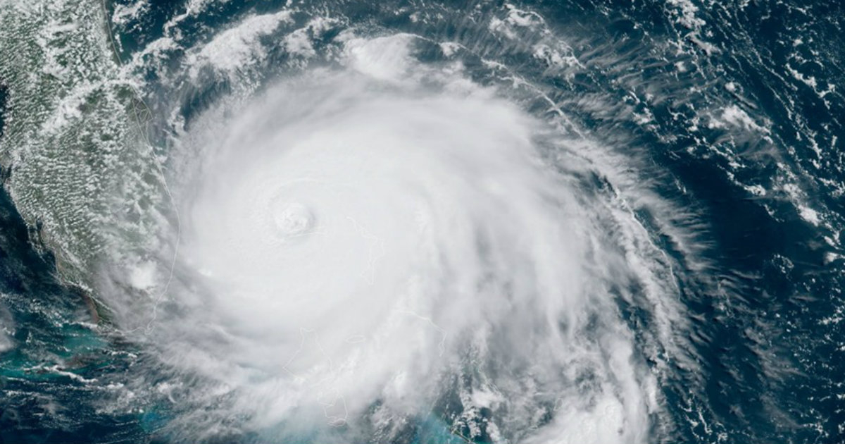 Dirección y trayectoria del huracán Dorian cerca de Florida © NHC