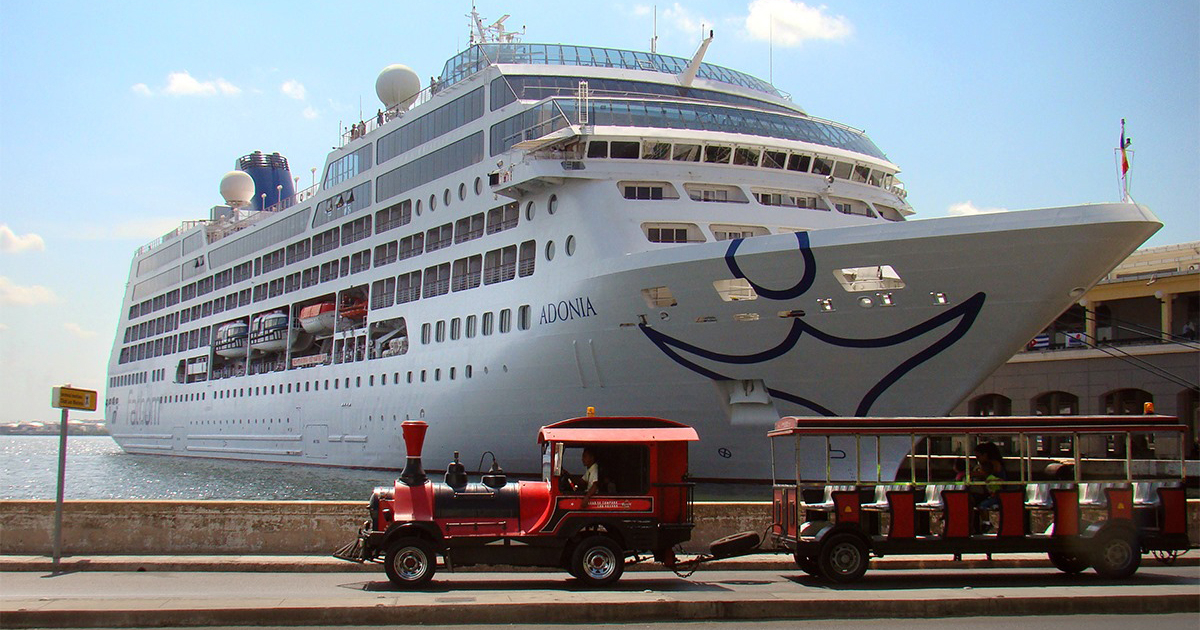 Un crucero de Carnival en su viaje de inaugural a La Habana en 2016. © Cibercuba