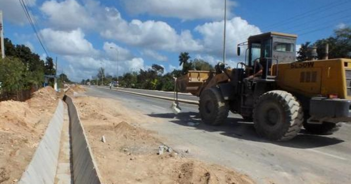 Obras en carretera cubana © Radio Angulo