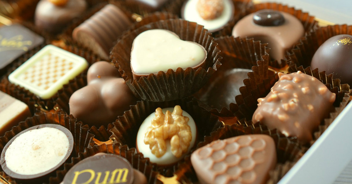 Surtido de bombones de chocolate © Imagen de congerdesign en Pixabay 