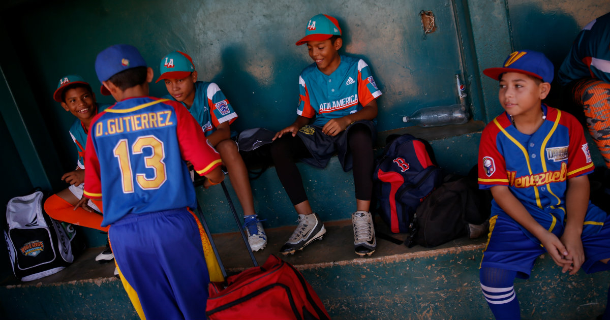 Jóvenes peloteros venezolanos © Reuters / Manaure Quintero