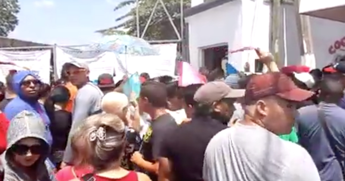 Cubanos en Tapachula, México © Captura de pantalla de YouTube / Quadratín Chiapas