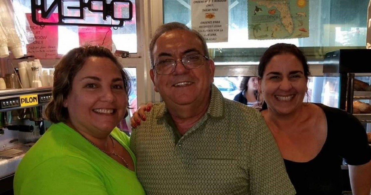 José Luis Pla junto a sus hijas © Miami Herald