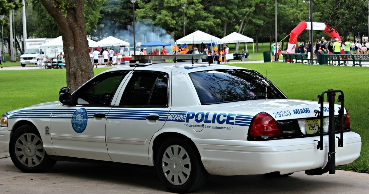Auto de policía de Miami en una imagen de archivo © Flickr/ Steve Straiton