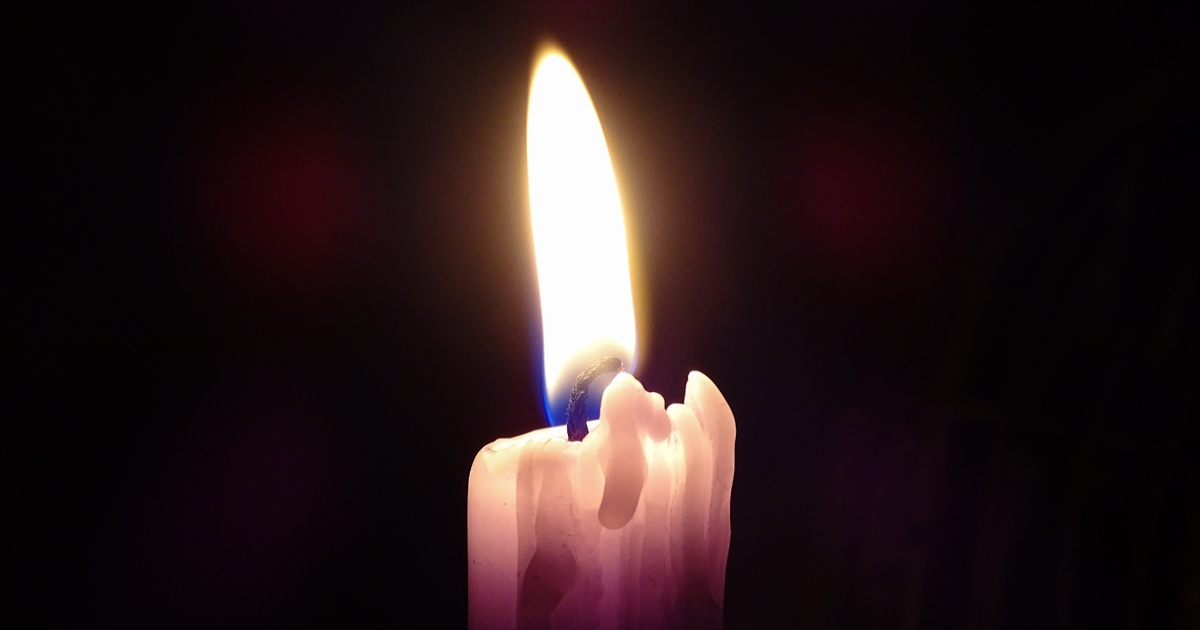 Una vela en medio de un apagón en Cuba, imagen de referencia © CiberCuba