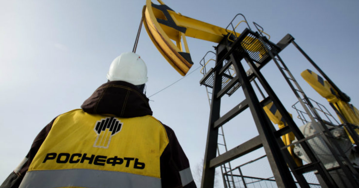 Empleado de la petrolera rusa Rosneft © Rosneft.com