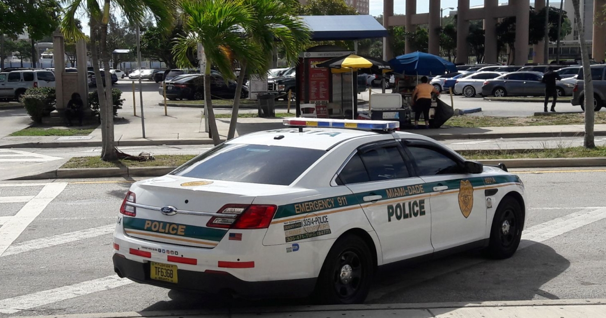 Una patrulla de policía de Miami, imagen de referencia. © CiberCuba